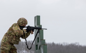 Soldiers conduct cold-weather qualification