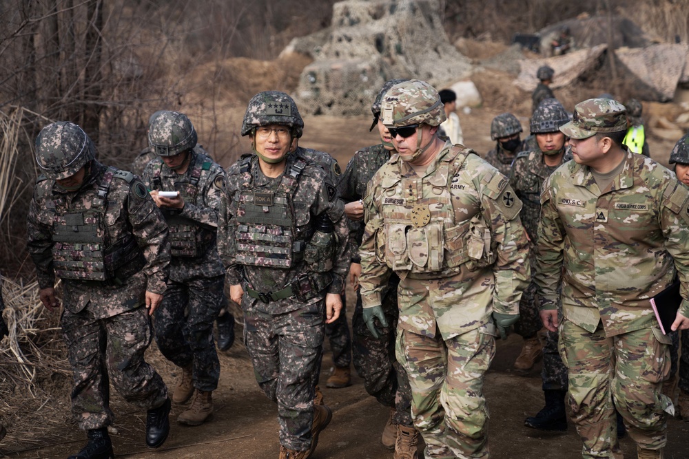 Republic of Korea Army Chief of Staff meets with 8th Army Commanding General