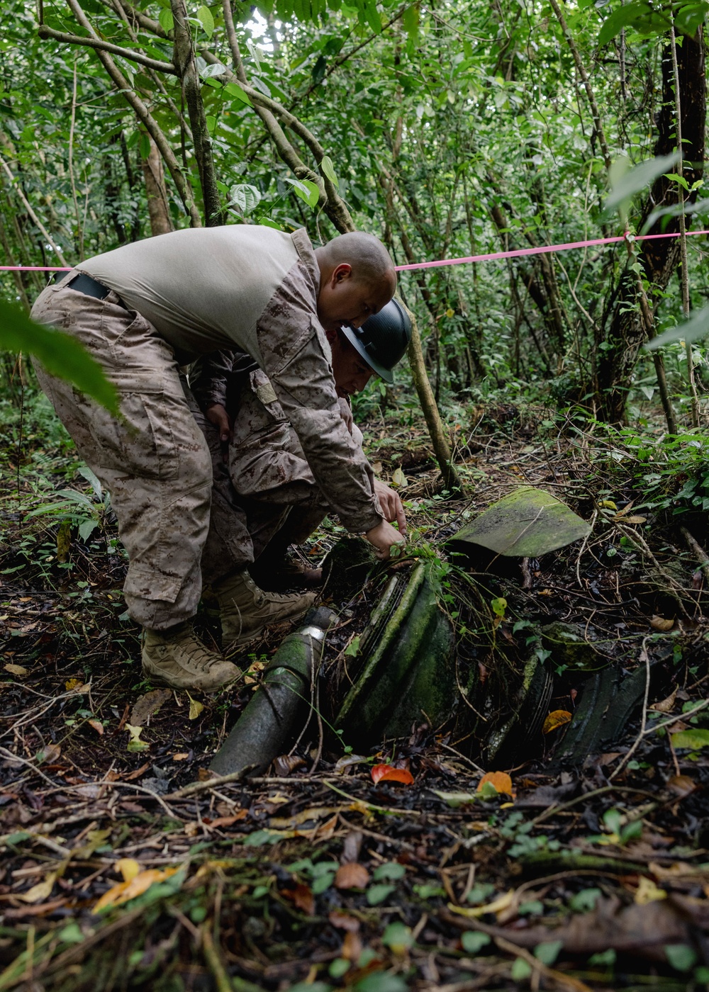 MCED Palau 23.1 - Marines and local officials find and remove WWII artifacts from the ground