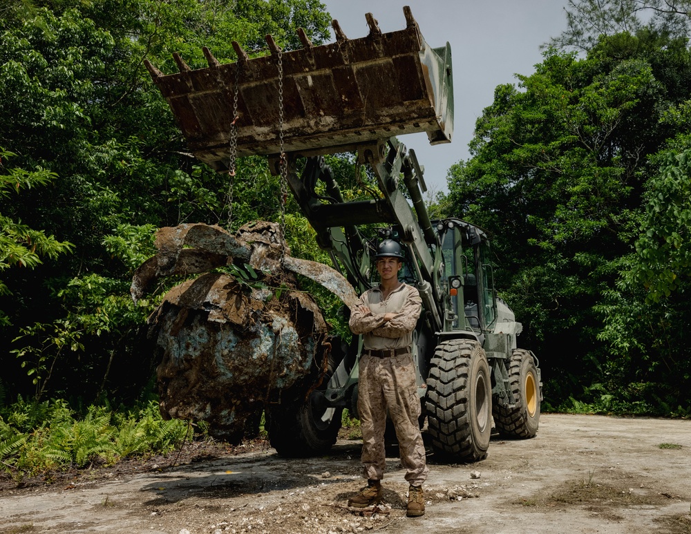 MCED Palau 23.1 - Marines and local officials find and remove WWII artifacts from the ground