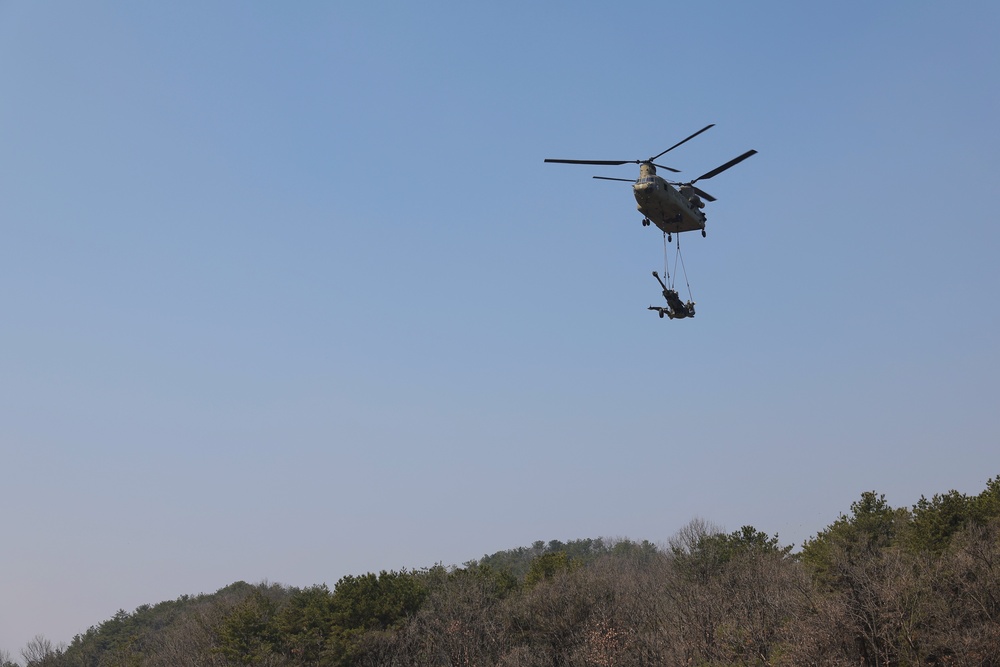 3-2 GSAB Conducts Gun Raid During Exercise Warrior Shield