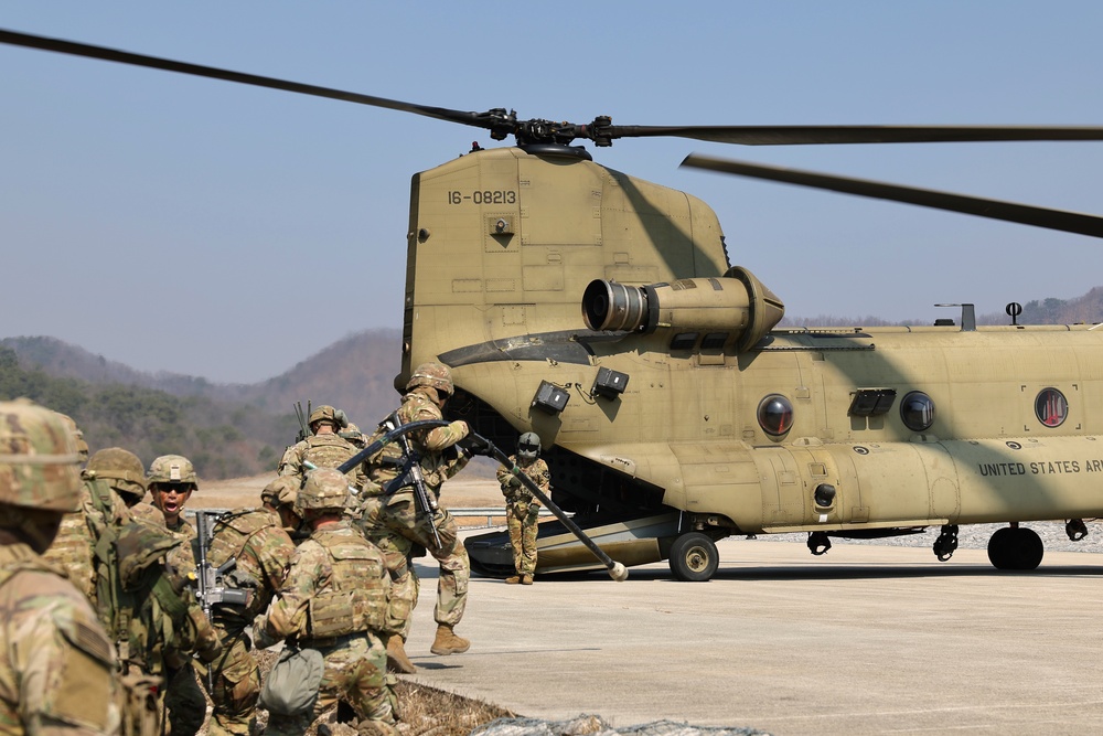 3-2 GSAB Conducts Gun Raid During Exercise Warrior Shield