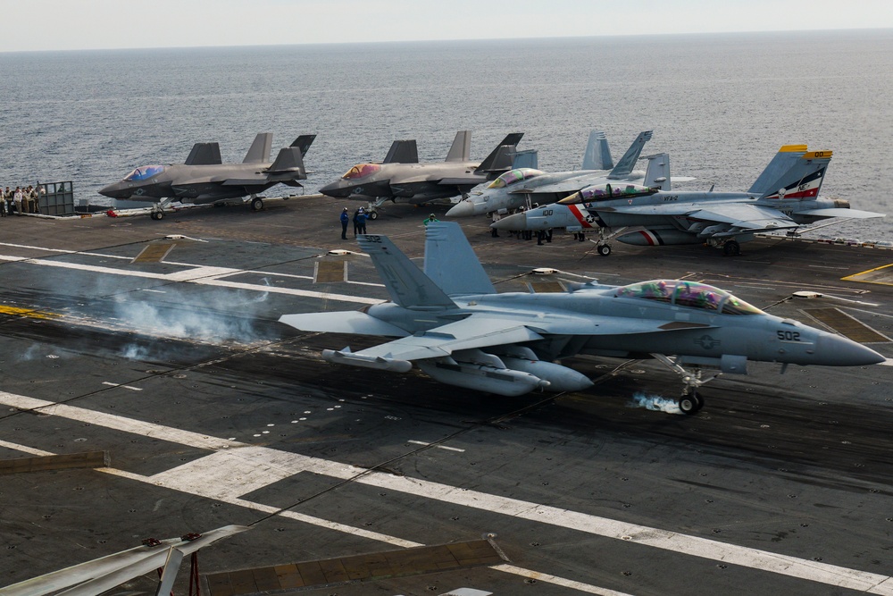 USS Carl Vinson (CVN 70) Conducts Flight Operations