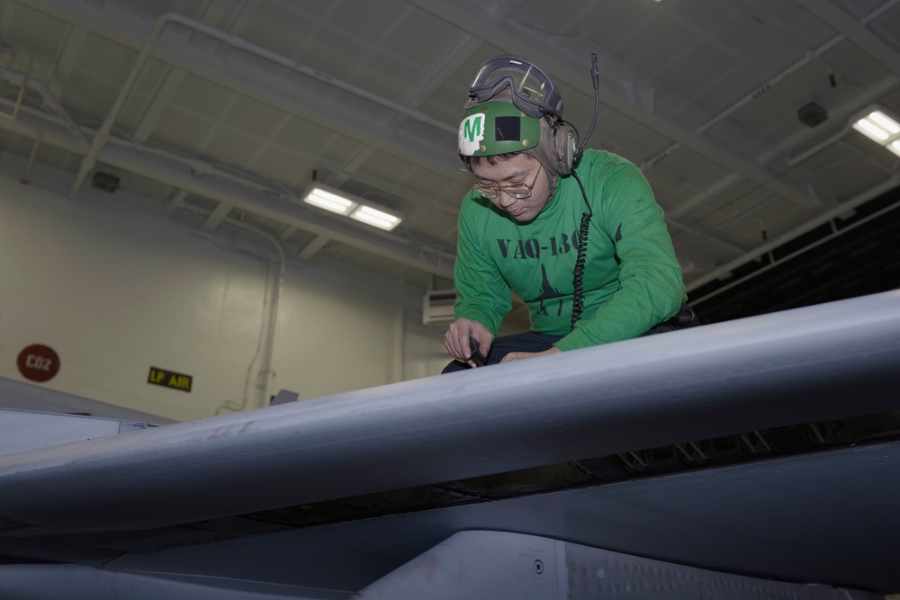 USS Carl Vinson (CVN 70) Sailors Conduct Maintenance