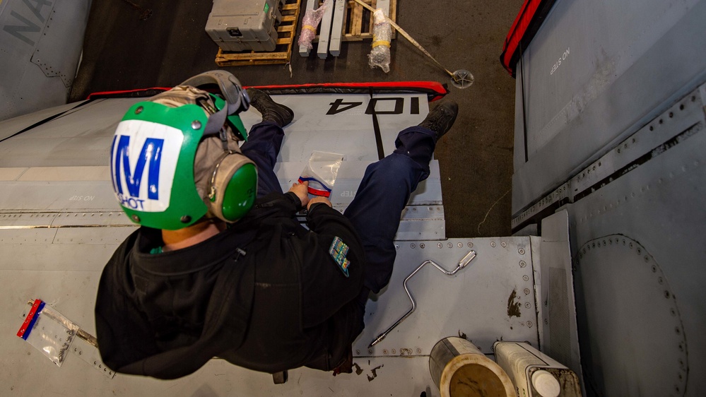 USS Carl Vinson (CVN 70) Sailors Conduct Maintenance