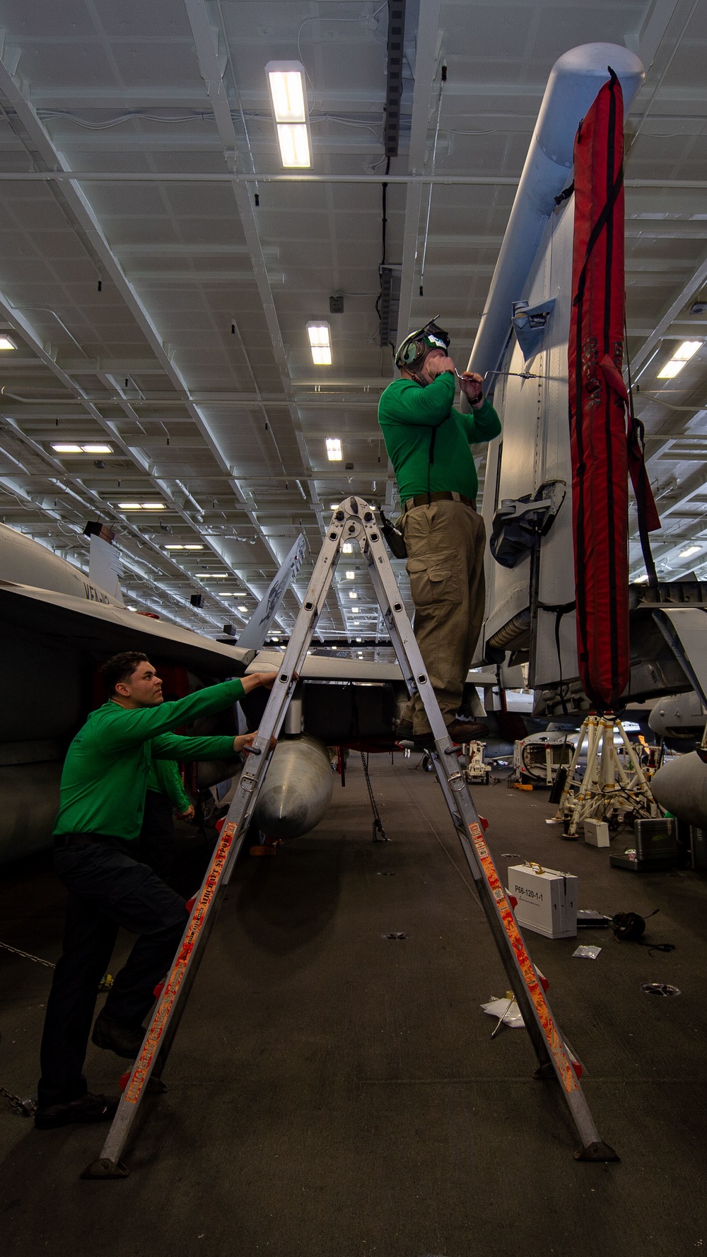 USS Carl Vinson (CVN 70) Sailors Conduct Maintenance