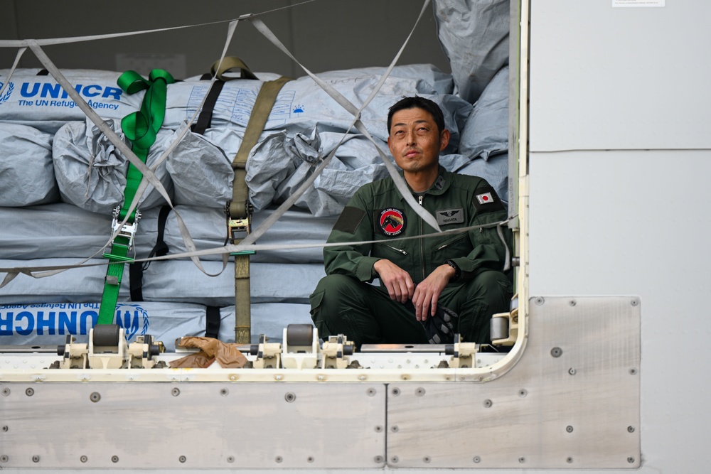 NATO partner Japan flies hundreds of tents and cargo to Türkiye