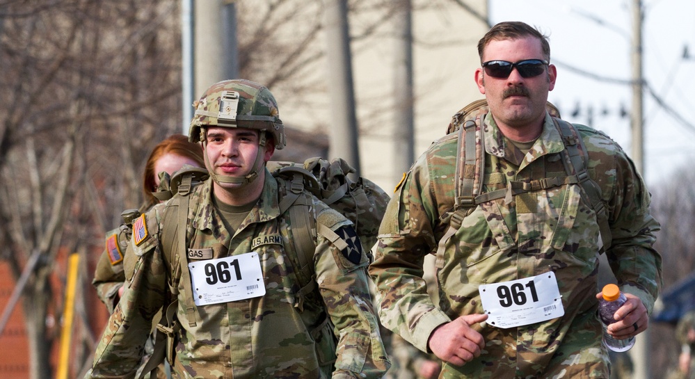 Marchas Militares Norte Americanas - The Dauntless Battalion.wmv 