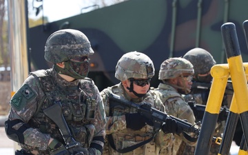 19th Expeditionary Sustainment Command participate in a combined training demonstration focused at Gimhae.