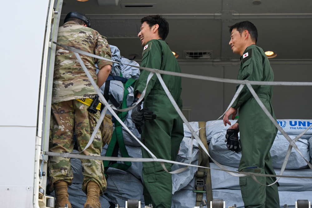 NATO partner Japan flies hundreds of tents and cargo to Türkiye