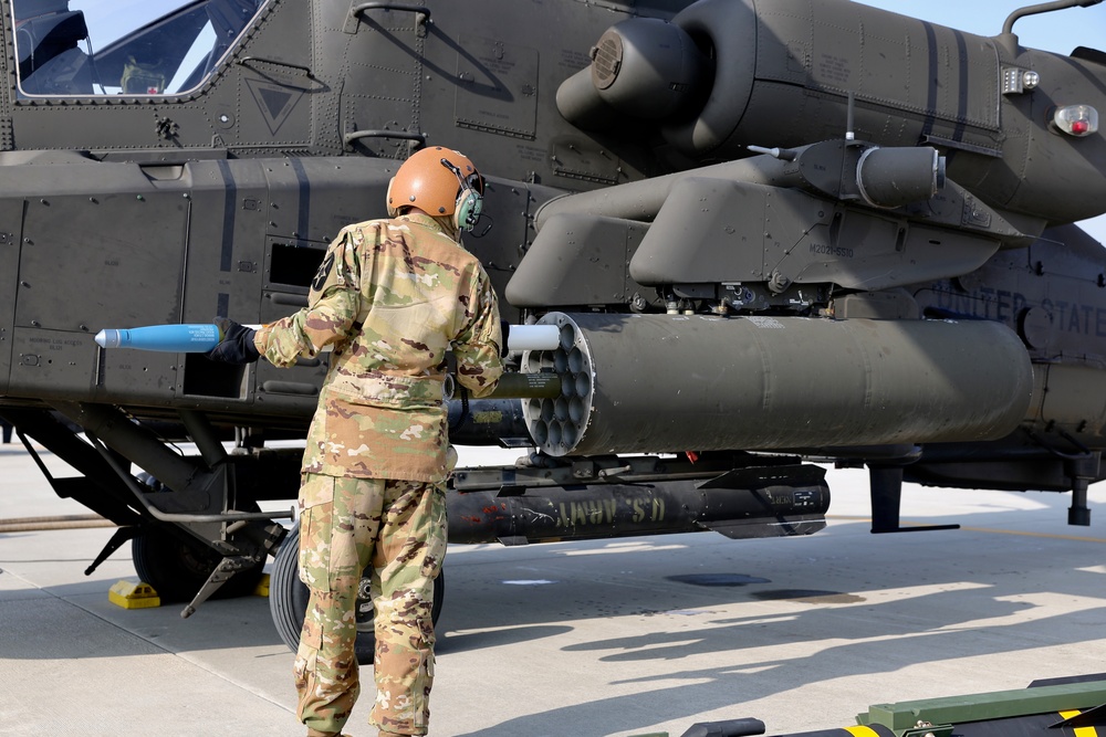 4-2 Attack Battalion Apache Gunnery During Exercise Warrior Shield