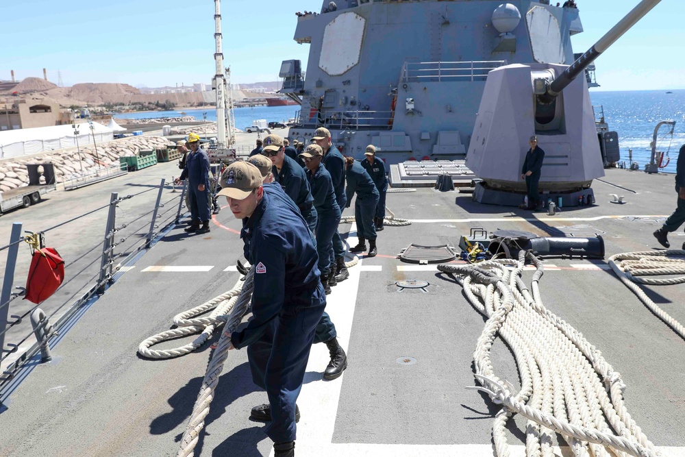 USS Truxtun Departs Aqaba