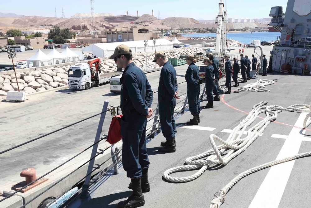 USS Truxtun Departs Aqaba