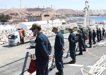 USS Truxtun Departs Aqaba