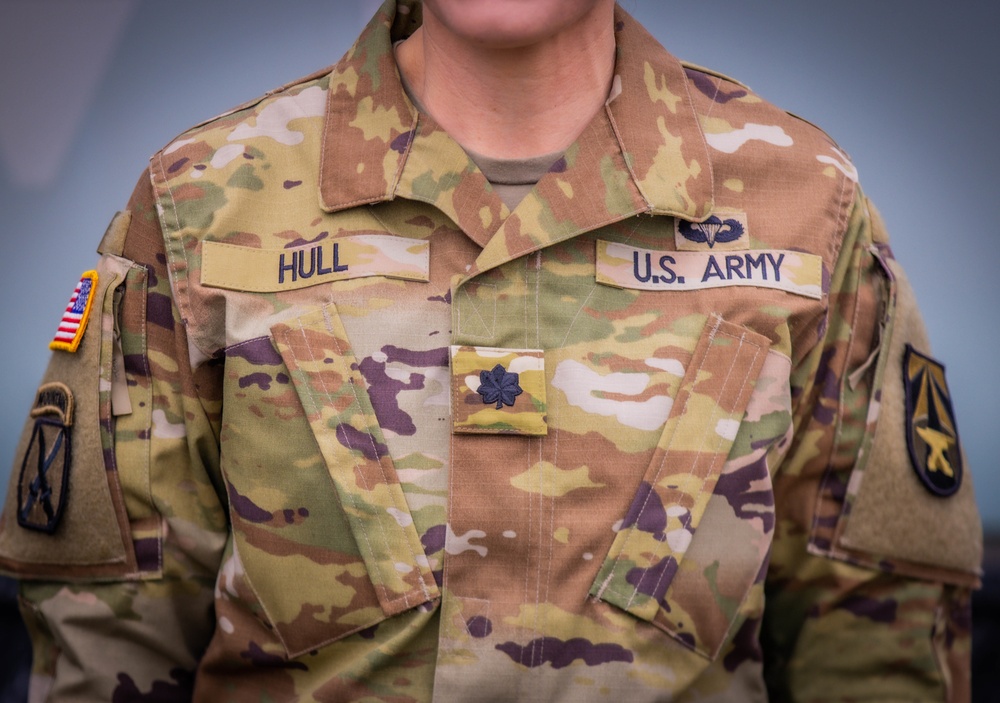 Maj. Dawn hull promotion to LTC at WRAIR