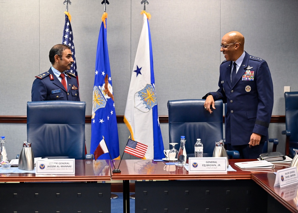 CSAF Brown gift exchange with Qatar Maj. Gen. Al-Mannai