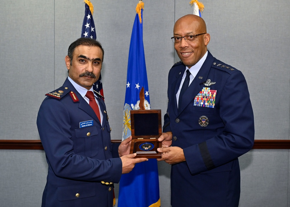 CSAF Brown gift exchange with Qatar Maj. Gen. Al-Mannai