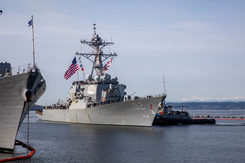 USS Barry Arrives at Naval Station Everett