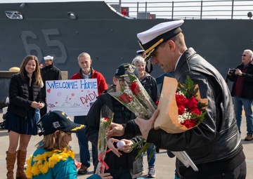 USS Barry Arrives at Naval Station Everett