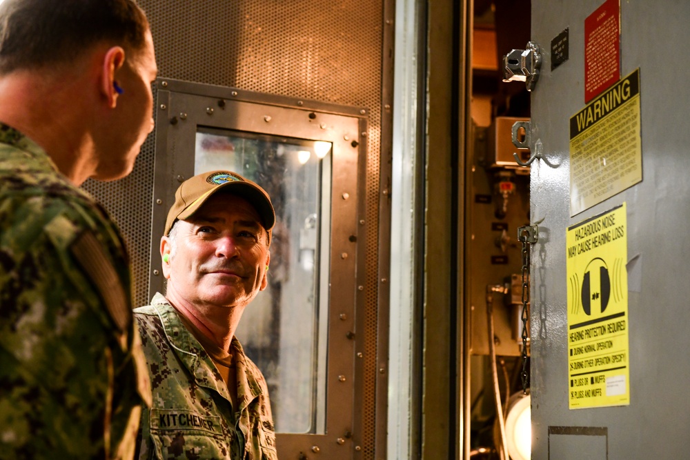 Vice Adm. Roy Kitchener Visits USS Stethem (DDG 63)