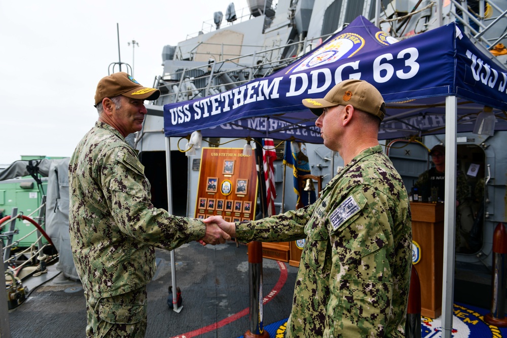 Vice Adm. Roy Kitchener Visits USS Stethem (DDG 63)