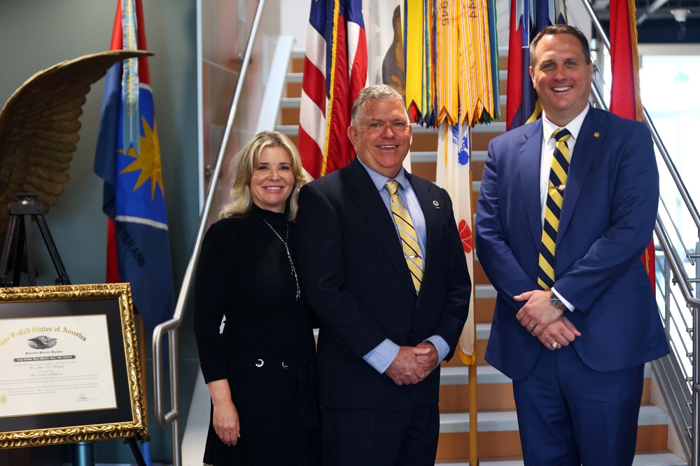 Selective Service System swears in new California state director