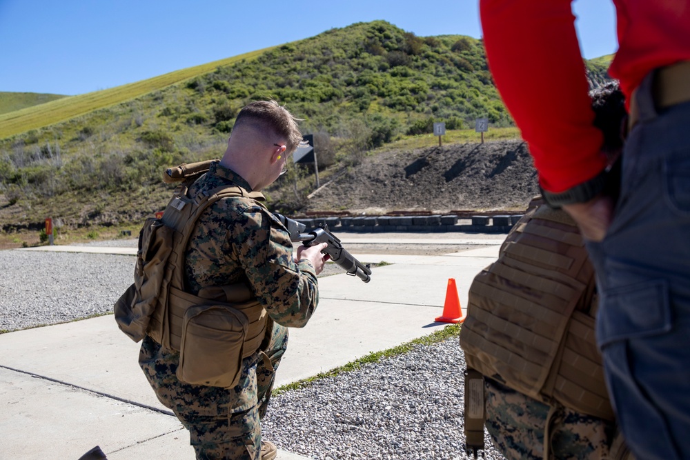 1st Supply Battalion Conducts Shotgun qualification for range coaches