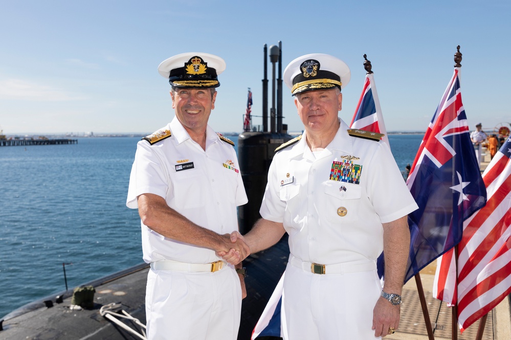 Commander, Submarine Group 7 Visits HMAS Stirling
