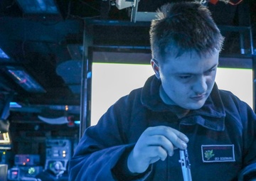 Shiloh Operations Specialist Uses Maneuvering Board