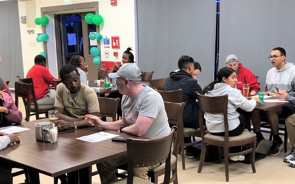 USO Visits Sinai Soldiers