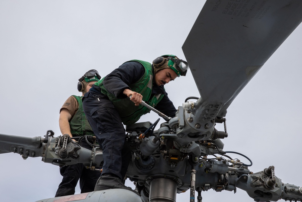 USS Nitze (DDG 94) Daily Operations