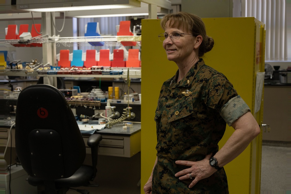 Medical officer of the Marine Corps visits MCAGCC.