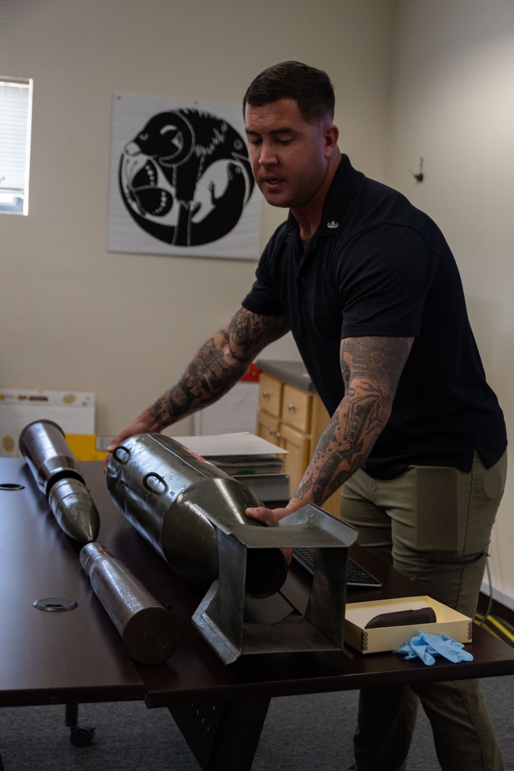MCAGCC Explosive Ordnance Disposal Technicians teach Joshua Tree NPS how to safely identify UXOs