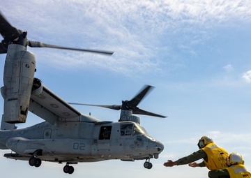 VMM-163 conducts deck landing qualifications aboard the SS Curtiss