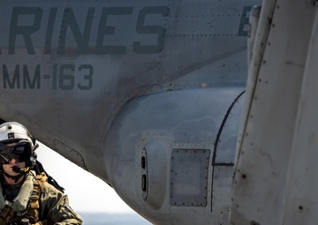VMM-163 conducts deck landing qualifications aboard the SS Curtiss