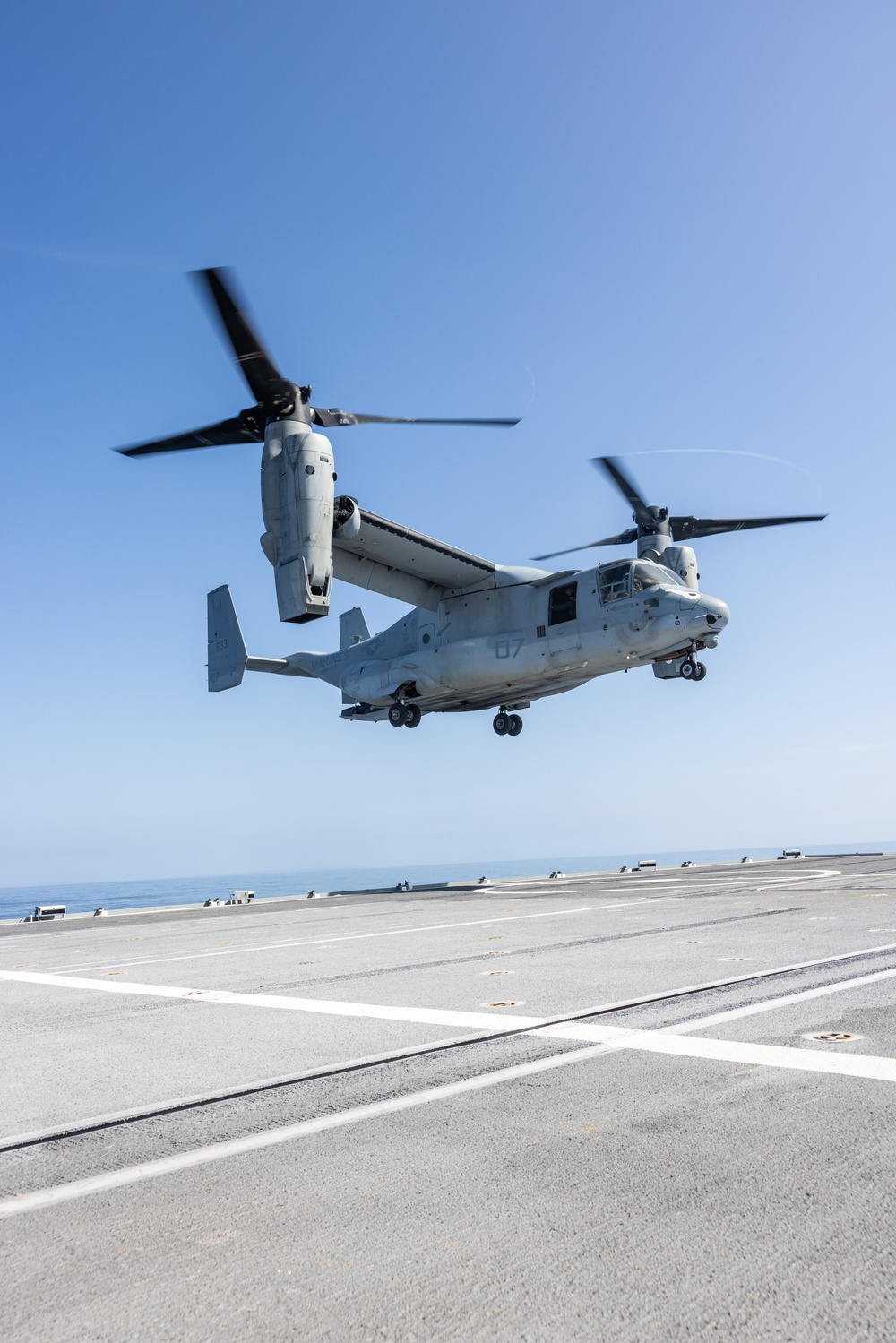 DVIDS - Images - VMM-163 conducts deck landing qualifications aboard ...