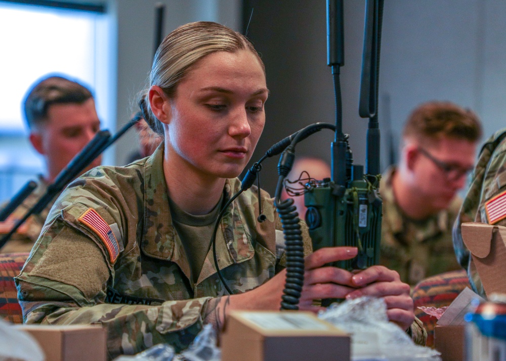 Paratroopers Train With Integrated Tactical Network Equipment