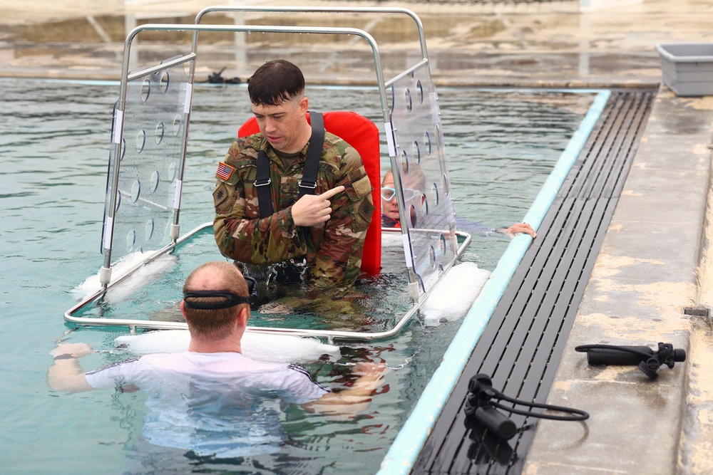 Cal Guard and Cal Fire conduct dunker training