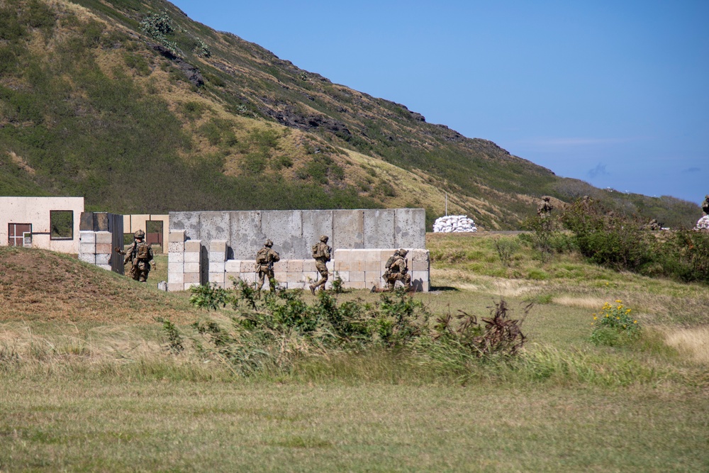 Army Rangers Train on Marine Corps Base Hawaii