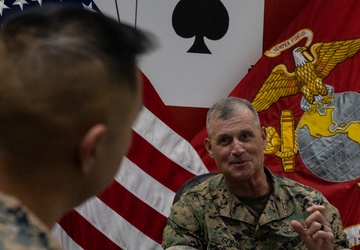 Commanding General briefed on Aviation Ground Support Leadership Course