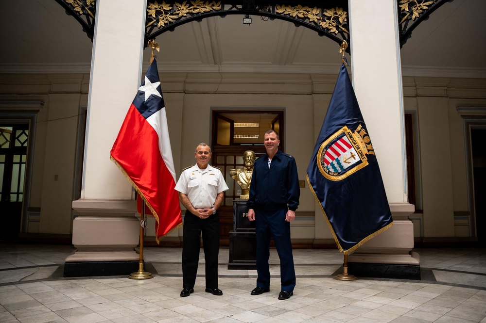 Chilean Navy hosts Coast Guard Cutter Polar Star commanding officer at First Naval Zone Headquarters building