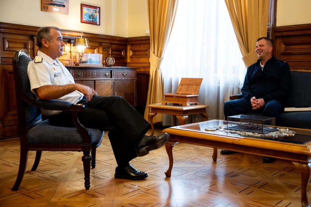 Chilean Navy hosts Coast Guard Cutter Polar Star commanding officer at First Naval Zone Headquarters building