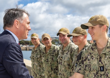 Visit by Deputy Prime Minister Caps Busy Port Visit for USS Asheville in Australia