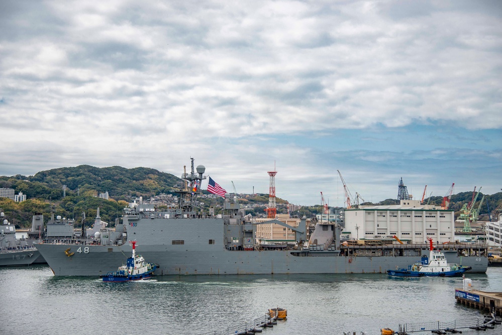 USS Ashland Departs CFAS