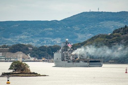 USS Ashland Departs CFAS