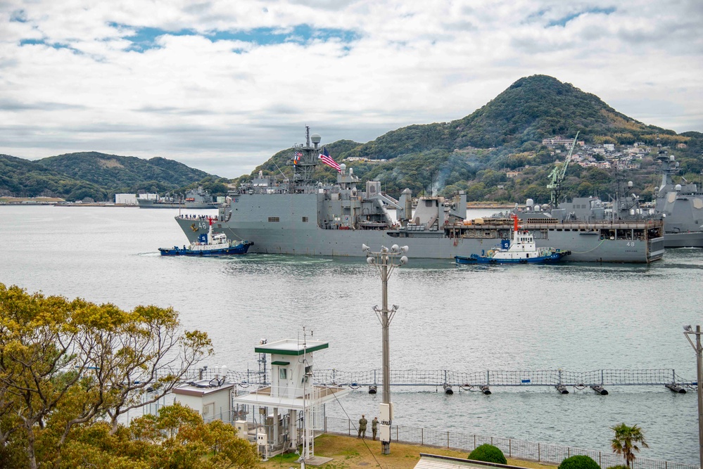 USS Ashland Departs CFAS