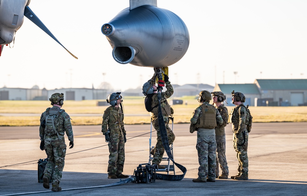 100th ARW executes FARP training with the 352nd SOW