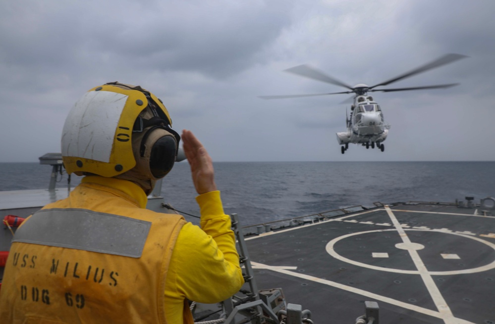 USS Milius (DDG 69) Conducts Flight Operations While Operating in the East China Sea