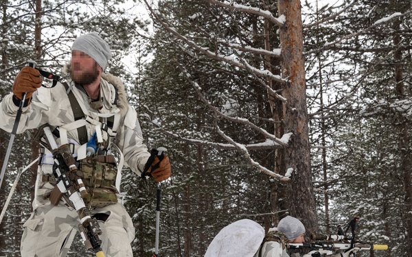 U.S. Army Special Forces Soldiers unify Arctic warfare tactics with Finnish SOF