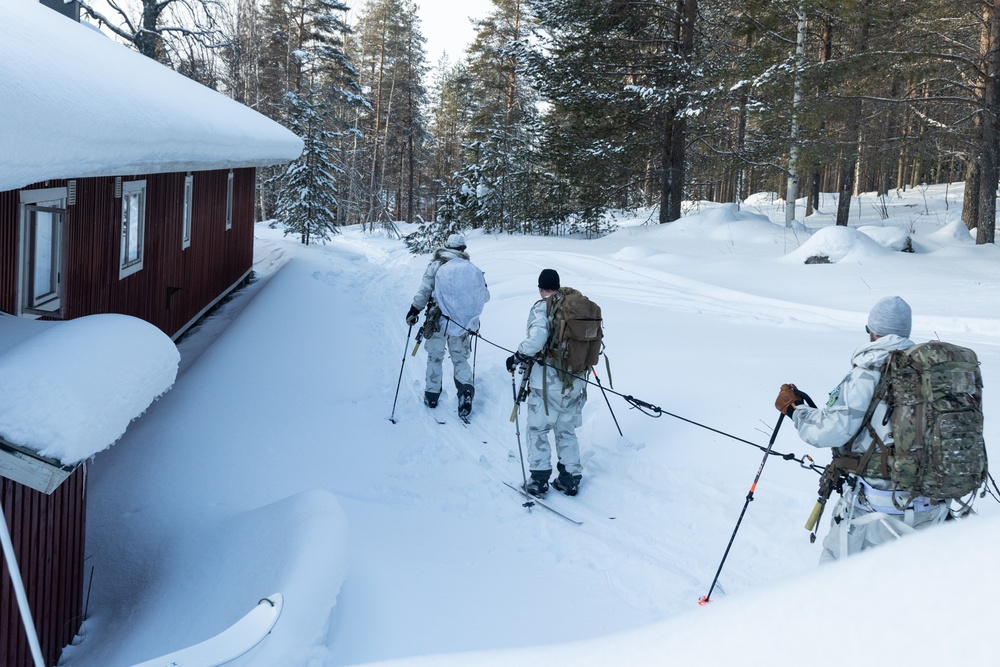 U.S. Army Special Forces Soldiers unify Arctic warfare tactics with Finnish SOF